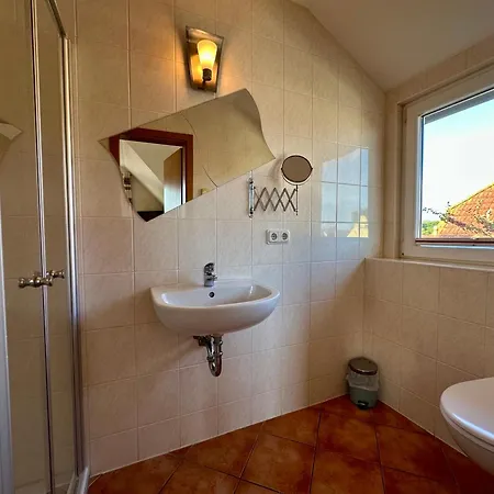 In 1 - Seeseite Klein Zicker